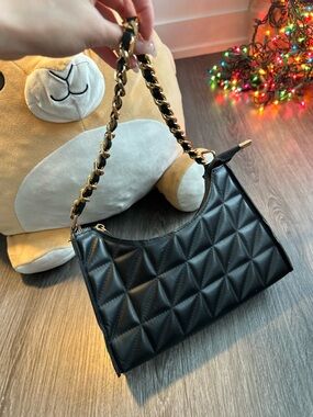 Quilted Black Shoulder Bag with Chain Strap